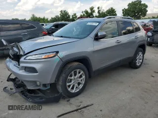 2016 Jeep Cherokee Altitude z VIN 1C4PJMCB7GW210196, wystawiony jako Copart lot #61936175 z przebiegiem 108 836 mil mil oraz Szkoda całkowita • Salvage title. Historia ofert i sprzedaży dostępna na DreamBid. Obrazek 1.