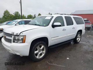 2008 Chevrolet Suburban LTZ z VIN 3GNFK16338G185462, wystawiony jako IAAI lot #42298299 z przebiegiem 301 758 mil mil oraz . Historia ofert i sprzedaży dostępna na DreamBid. Obrazek 18.