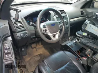 2015 Ford Utility Police Interceptor with VIN 1FM5K8ARXFGB52049, listed as a Copart auction lot 70581754 with 117,447 mi miles and Salvage Title. Bid and sale history available at carsss.com. Image 8.