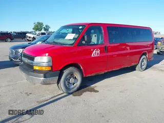 2012 Chevrolet Express Passenger 1LT z VIN 1GAZG1FA1C1191489, wystawiony jako IAAI lot #42302947 z przebiegiem 209 618 mil mil oraz . Historia ofert i sprzedaży dostępna na DreamBid. Obrazek 2.