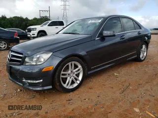 2014 Mercedes-Benz C 250 Sport z VIN WDDGF4HBXEA958726, wystawiony jako Copart lot #56196465 z przebiegiem 115 501 mil mil oraz Szkoda całkowita • Salvage title. Historia ofert i sprzedaży dostępna na DreamBid. Obrazek 1.