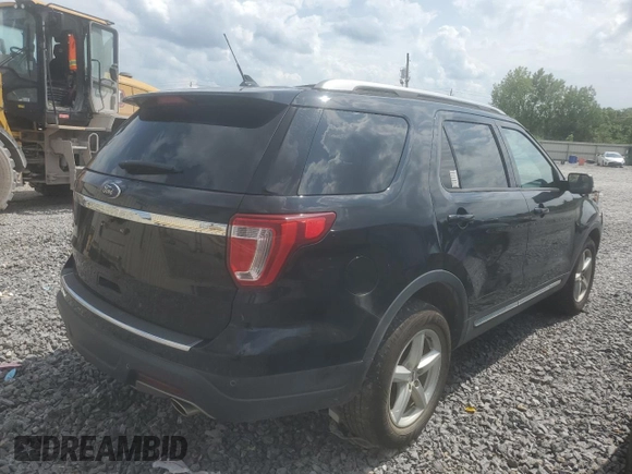 2018 Ford Explorer XLT z VIN 1FM5K7D85JGC32493, wystawiony jako Copart lot #61495965 z przebiegiem 100 830 mil mil oraz Szkoda całkowita • Salvage title. Historia ofert i sprzedaży dostępna na DreamBid. Obrazek 3.