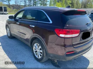 2016 Kia Sorento LX z VIN 5XYPGDA56GG003372, wystawiony jako Copart lot #58873935 z przebiegiem 121 352 mil mil oraz Czysty tytuł • Clean title. Historia ofert i sprzedaży dostępna na DreamBid. Obrazek 3.