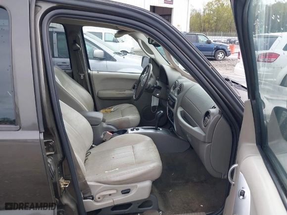 2005 Jeep Liberty Limited with VIN 1J4GK58K85W513961, listed as a IAAI auction lot 41921343 with 347,996 mi miles. Bid and sale history available at carsss.com. Image 5.