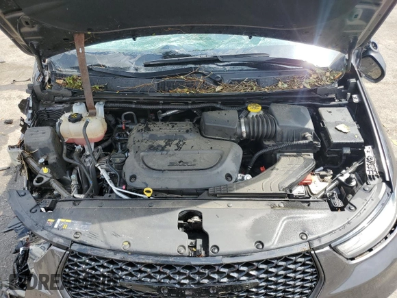 2022 Chrysler Pacifica Touring L with VIN 2C4RC1BG8NR152314, listed as a Copart auction lot 50923955 with 32,893 mi miles and Salvage Title. Bid and sale history available at DreamBid. Image 12.