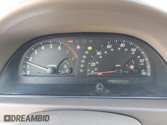 2004 Toyota Camry LE with VIN JTDBE32K440272373, listed as a IAAI auction lot 41949768 with 205,093 mi miles. Bid and sale history available at carsss.com. Image 7.