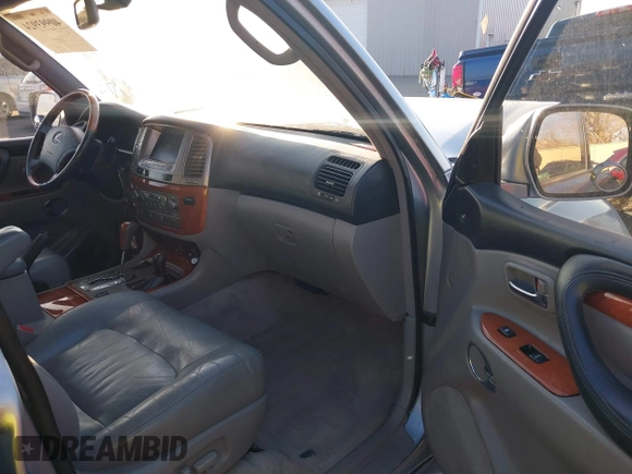 2003 Lexus LX with VIN JTJHT00W133534624, listed as a IAAI auction lot 40993924 with 161,022 mi miles. Bid and sale history available at carsss.com. Image 5.