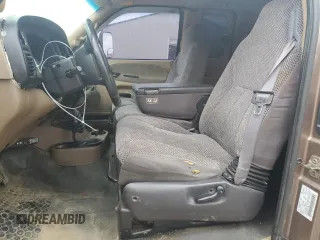 2001 Dodge 2500 z VIN 3B7KF23611G707673, wystawiony jako Copart lot #54608365 z przebiegiem 286 072 mil mil oraz Szkoda całkowita • Salvage title. Historia ofert i sprzedaży dostępna na DreamBid. Obrazek 7.