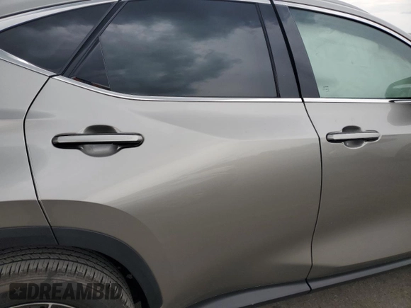2024 Lexus NX 350h Premium z VIN 2T2GKCEZ5RC030692, wystawiony jako Copart lot #58354615 z przebiegiem Nie podano mil oraz Szkoda całkowita • Salvage title. Historia ofert i sprzedaży dostępna na DreamBid. Obrazek 11.