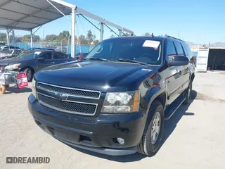 2007 Chevrolet Suburban LT with VIN 3GNFC16J07G243215, listed as a IAAI auction lot 41631673 with 200,990 mi miles. Bid and sale history available at carsss.com. Image 18.