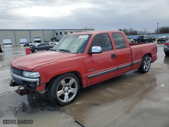 2001 Chevrolet Silverado 1500 LT with VIN 2GCEC19T511132404, listed as a Copart auction lot 47375145 with 305,048 mi miles and Salvage Title. Bid and sale history available at carsss.com. Image 1.