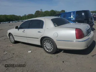 2004 Lincoln Town Car Ultimate z VIN 1LNHM83W94Y654164, wystawiony jako Copart lot #56313675 z przebiegiem 138 422 mil mil oraz Czysty tytuł • Clean title. Historia ofert i sprzedaży dostępna na DreamBid. Obrazek 2.