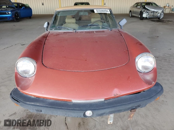 1980 Alfa Romeo Spider z VIN AR115410010807, wystawiony jako Copart lot #83566094 z przebiegiem 53 510 mil mil oraz Czysty tytuł • Clean title. Historia ofert i sprzedaży dostępna na DreamBid. Obrazek 5.