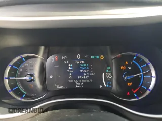 2024 Chrysler Pacifica Hybrid Select z VIN 2C4RC1S71RR141595, wystawiony jako Copart lot #51647615 z przebiegiem 20 475 mil mil oraz Nie do naprawy • Non repairable. Historia ofert i sprzedaży dostępna na DreamBid. Obrazek 9.