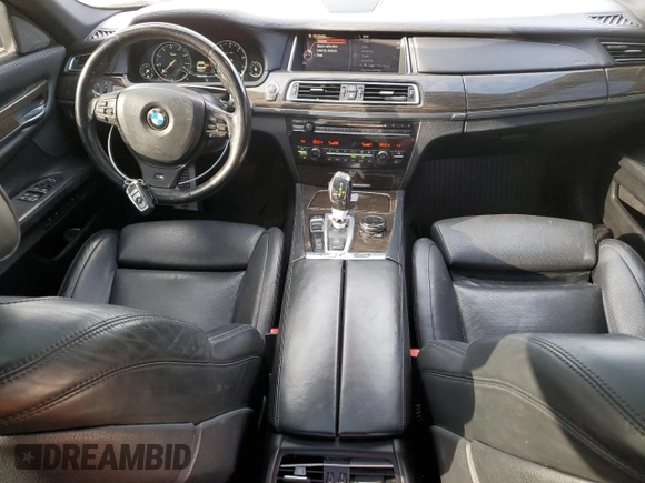 2015 BMW 7 Series 750i xDrive с VIN WBAYB6C50FD225492, выставлен на аукционе Copart как лот 50018225 с пробегом 76 059 миль миль и Списание • Salvage title. История ставок и продаж доступна на DreamBid. Изображение 8.
