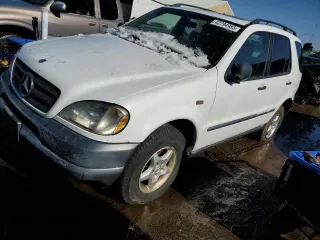 1998 Mercedes-Benz M-Class with VIN 4JGAB54E6WA002898, listed as a Copart auction lot 42794985 with 215,164 mi miles and Clean Title. Bid and sale history available at carsss.com. Image 1.