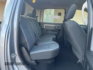 2023 Ram 1500 SLT z VIN 1C6RR6LG6PS533811, wystawiony jako Copart lot #49743065 z przebiegiem 10 320 mil mil oraz Czysty tytuł • Clean title. Historia ofert i sprzedaży dostępna na DreamBid. Obrazek 6.