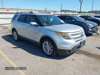 2015 Ford Explorer Limited z VIN 1FM5K7F85FGC23927, wystawiony jako IAAI lot #41959832 z przebiegiem 104 106 mil mil oraz . Historia ofert i sprzedaży dostępna na DreamBid. Obrazek 1.
