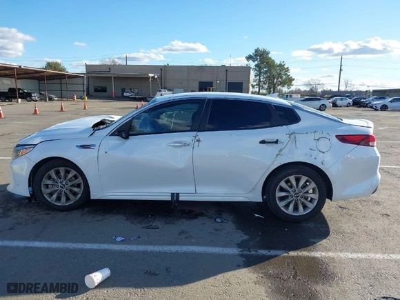 2018 Kia Optima LX with VIN 5XXGT4L37JG187109, listed as a IAAI auction lot 41539232 with NaN miles. Bid and sale history available at carsss.com. Image 14.