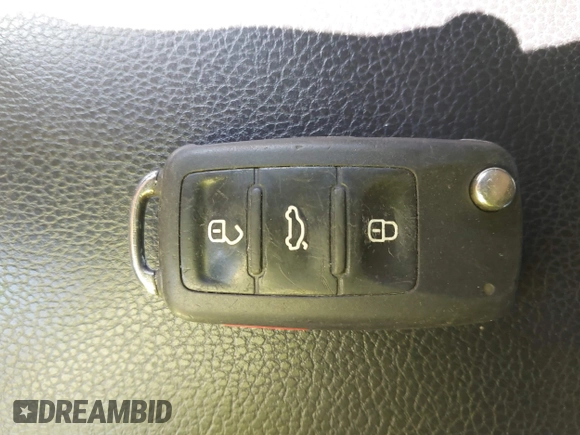 2014 Volkswagen Jetta TDI w/Premium/Nav z VIN 3VWLL7AJXEM382611, wystawiony jako IAAI lot #41609335 z przebiegiem 120 000 mil mil oraz . Historia ofert i sprzedaży dostępna na DreamBid. Obrazek 11.