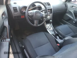 2007 Scion tC Spec z VIN JTKDE177070156179, wystawiony jako Copart lot #52797735 z przebiegiem 155 795 mil mil oraz Szkody całkowita. Historia ofert i sprzedaży dostępna na DreamBid. Obrazek 8.