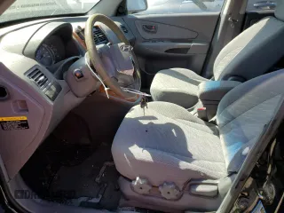 2005 Hyundai Tucson GL with VIN KM8JM12B95U193435, listed as a Copart auction lot 67132344 with 282,401 mi miles and Clean Title. Bid and sale history available at carsss.com. Image 7.