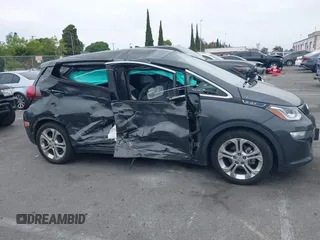2018 Chevrolet Bolt EV LT z VIN 1G1FW6S02J4133385, wystawiony jako IAAI lot #42380348 z przebiegiem 87 041 mil mil oraz . Historia ofert i sprzedaży dostępna na DreamBid. Obrazek 14.