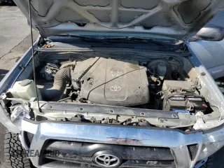 2006 Toyota Tacoma z VIN 3TMMU52N76M003480, wystawiony jako Copart lot #50645115 z przebiegiem 169 028 mil mil oraz Szkoda całkowita • Salvage title. Historia ofert i sprzedaży dostępna na DreamBid. Obrazek 13.