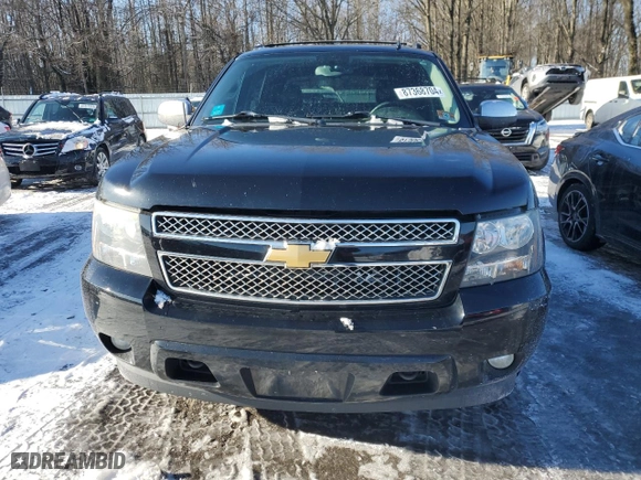 2013 Chevrolet Avalanche LTZ with VIN 3GNTKGE74DG149204, listed as a Copart auction lot 87368704 with 156,504 mi miles and Salvage Title. Bid and sale history available at carsss.com. Image 5.
