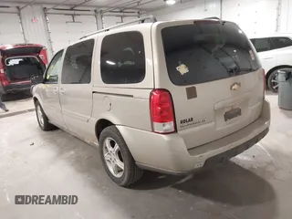 2007 Chevrolet Uplander 2LT z VIN 1GNDV33147D107927, wystawiony jako IAAI lot #41999541 z przebiegiem 146 655 mil mil oraz . Historia ofert i sprzedaży dostępna na DreamBid. Obrazek 3.