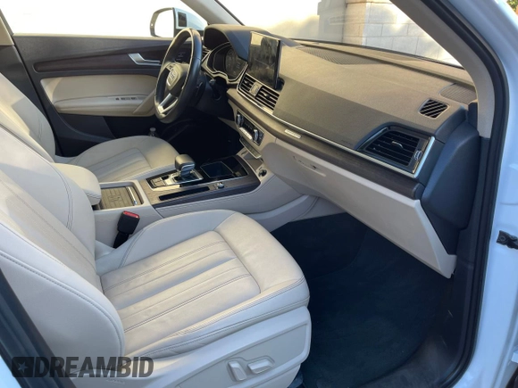 2021 Audi Q5 Premium Plus z VIN WA1BAAFY5M2024761, wystawiony jako Copart lot #57532125 z przebiegiem 90 042 mil mil oraz Czysty tytuł • Clean title. Historia ofert i sprzedaży dostępna na DreamBid. Obrazek 5.