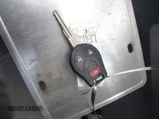 2018 Nissan NV200 SV z VIN 3N6CM0KN3JK693485, wystawiony jako IAAI lot #41699643 z przebiegiem Nie podano mil oraz . Historia ofert i sprzedaży dostępna na DreamBid. Obrazek 11.