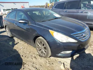 2012 Hyundai Sonata SE with VIN 5NPEC4ABXCH406959, listed as a IAAI auction lot 41033306 with 203,110 mi miles and . Bid and sale history available at carsss.com. Image 1.