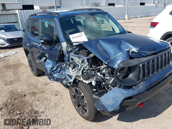 2023 Jeep Renegade Trailhawk with VIN ZACNJDC19PPP70231, listed as a IAAI auction lot 42236217 with 30,880 mi miles and . Bid and sale history available at DreamBid. Image 6.