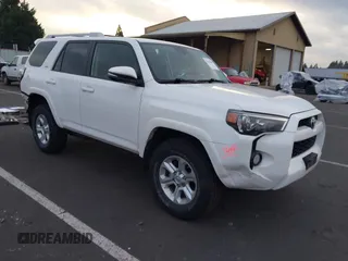 2018 Toyota 4Runner SR5 with VIN JTEBU5JR2J5550601, listed as a IAAI auction lot 41410662 with 67,147 mi miles. Bid and sale history available at carsss.com. Image 1.
