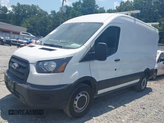 2020 Ford Transit Cargo z VIN 1FTBR1C8XLKB52205, wystawiony jako IAAI lot #42514128 z przebiegiem 103 583 mil mil oraz . Historia ofert i sprzedaży dostępna na DreamBid. Obrazek 20.