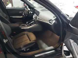 2019 BMW 3 Series 330i z VIN 3MW5R1J58K8B02003, wystawiony jako IAAI lot #41547254 z przebiegiem 85 201 mil mil oraz . Historia ofert i sprzedaży dostępna na DreamBid. Obrazek 5.