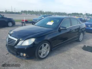2010 Mercedes-Benz E-Class E 350 Luxury with VIN WDDHF5GB8AA249329, listed as a IAAI auction lot 41971286 with 117,022 mi miles. Bid and sale history available at carsss.com. Image 17.