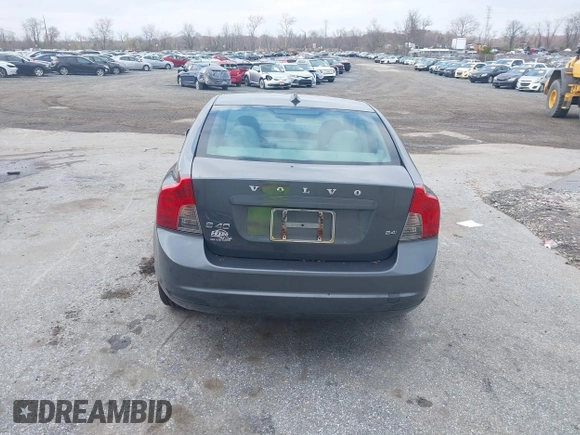 2009 Volvo S40 2.4L with VIN YV1MS382492458140, listed as a IAAI auction lot 41959438 with 119,499 mi miles. Bid and sale history available at carsss.com. Image 17.