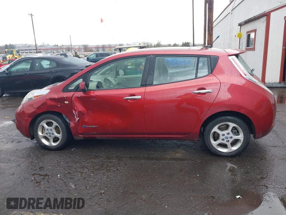 2011 Nissan LEAF SL-e with VIN JN1AZ0CP1BT004338, listed as a IAAI auction lot 41577941 with 89,415 mi miles. Bid and sale history available at carsss.com. Image 14.