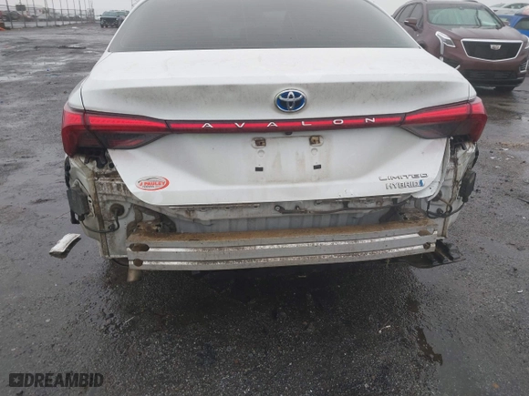 2020 Toyota Avalon Hybrid Limited with VIN 4T1C21FB9LU016373, listed as a IAAI auction lot 41536148 with 104,675 mi miles. Bid and sale history available at carsss.com. Image 6.