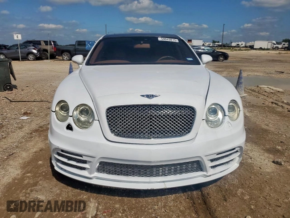 2007 Bentley Flying Spur z VIN SCBBR93W37C050048, wystawiony jako Copart lot #59043815 z przebiegiem 62 006 mil mil oraz Czysty tytuł • Clean title. Historia ofert i sprzedaży dostępna na DreamBid. Obrazek 5.
