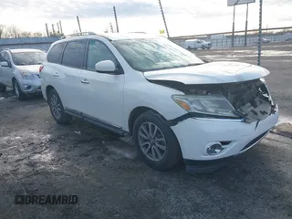 2014 Nissan Pathfinder SV with VIN 5N1AR2MN8EC637263, listed as a IAAI auction lot 41328501 with 139,518 mi miles. Bid and sale history available at carsss.com. Image 1.