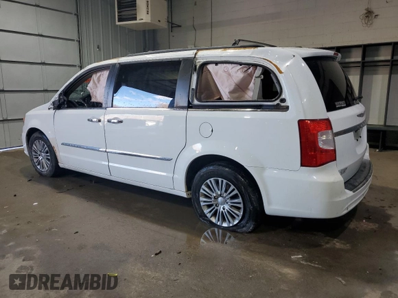 2014 Chrysler Town & Country Touring-L with VIN 2C4RC1CGXER133391, listed as a Copart auction lot 47165895 with 69,324 mi miles and Salvage Title. Bid and sale history available at carsss.com. Image 2.