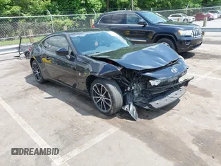 2017 Toyota 86 z VIN JF1ZNAA18H9701713, wystawiony jako IAAI lot #42285272 z przebiegiem 34 829 mil mil oraz . Historia ofert i sprzedaży dostępna na DreamBid. Obrazek 1.