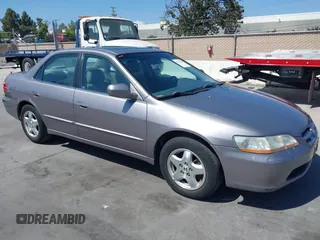 2000 Honda Accord EX с VIN 1HGCG1657YA091101, выставлен на аукционе IAAI как лот 42522505 с пробегом 152 076 миль миль и . История ставок и продаж доступна на DreamBid. Изображение 1.