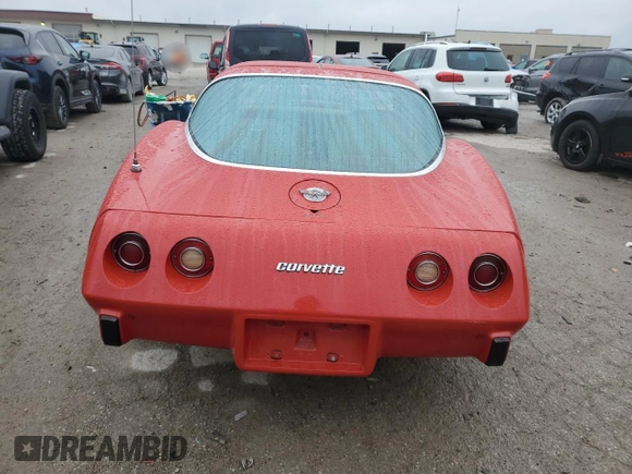 1978 Chevrolet Corvette z VIN 1Z8748S430085, wystawiony jako Copart lot #80958584 z przebiegiem 1 768 mil mil oraz Szkoda całkowita • Salvage title. Historia ofert i sprzedaży dostępna na DreamBid. Obrazek 6.