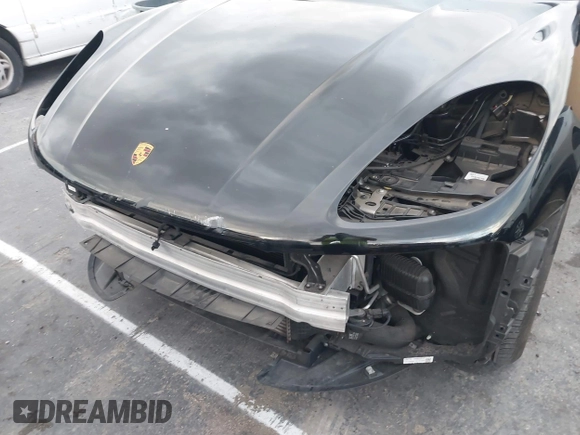 2022 Porsche Macan z VIN WP1AA2A59NLB06264, wystawiony jako IAAI lot #41498822 z przebiegiem 15 701 mil mil oraz . Historia ofert i sprzedaży dostępna na DreamBid. Obrazek 6.