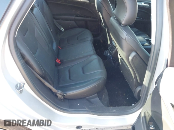 2016 Ford Fusion Titanium Hybrid with VIN 3FA6P0RU7GR364573, listed as a IAAI auction lot 41298298 with 189,900 mi miles. Bid and sale history available at carsss.com. Image 8.