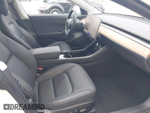 2020 Tesla Model 3 Performance z VIN 5YJ3E1EC9LF641242, wystawiony jako IAAI lot #42380146 z przebiegiem Nie podano mil oraz . Historia ofert i sprzedaży dostępna na DreamBid. Obrazek 5.